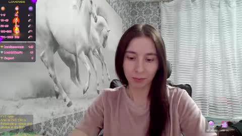Snapshot of wow_porno_ chatting on 02/17/25, 03:53 Anna  online show from 02/17/25, 03:53