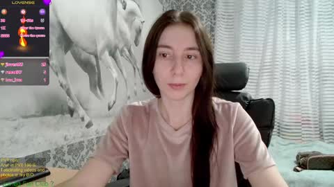 Snapshot of wow_porno_ chatting on 02/18/25, 03:43 Anna  online show from 02/18/25, 03:43