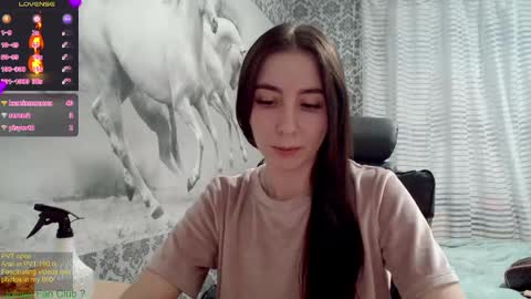 Snapshot of wow_porno_ chatting on 02/23/25, 03:18 Anna  online show from 02/23/25, 03:18