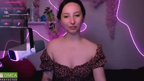 Sue online show from 06/08/26, 01:28