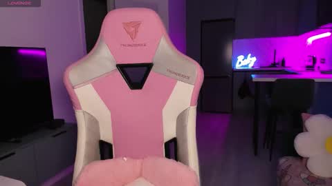 Emi online show from 09/28/25, 04:01