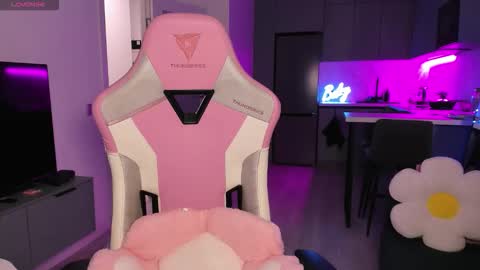 Emi online show from 10/03/25, 04:04