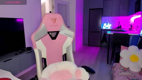 Emi online show from 02/13/26, 04:08