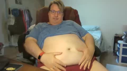 Snapshot of wrenval chatting on 12/20/24, 06:35 Wren Valentino online show from 12/20/24, 06:35