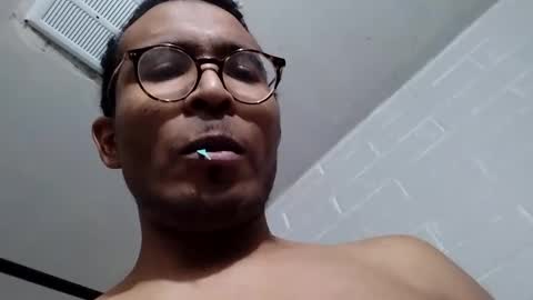 Snapshot of wrldslstkng chatting on 09/19/25, 10:38 wrldslstkng online show from 09/19/25, 10:38