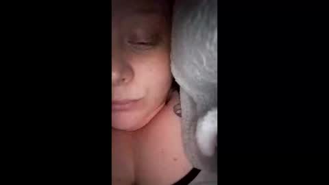 Snapshot of wwydfortp chatting on 01/11/26, 11:10 karie online show from 01/11/26, 11:10