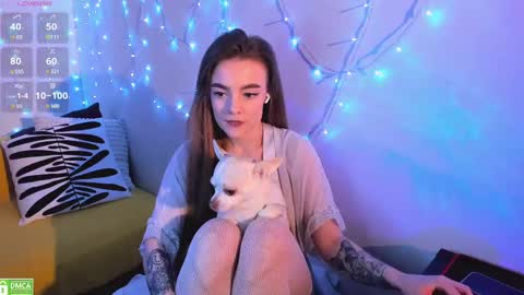 Snapshot of wxiuixw chatting on 02/13/25, 10:22 Sonya online show from 02/13/25, 10:22