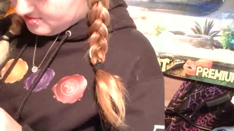 x2kayx2 online show from 01/19/26, 06:06