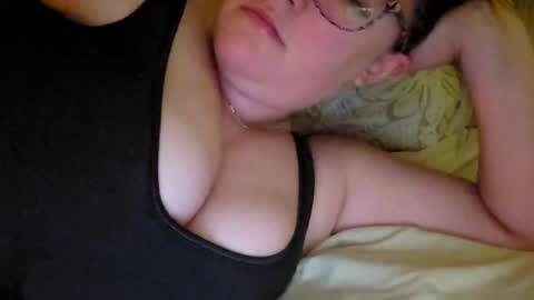 Snapshot of x_dreamgirl_x chatting on 07/17/26, 10:25 Mariah online show from 07/17/26, 10:25