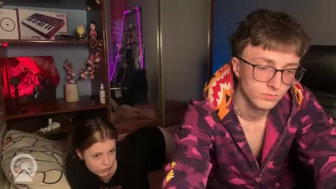 Philipp and Este online show from 03/04/26, 06:25