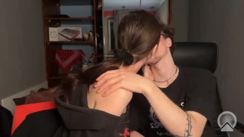 Philipp and Este online show from 04/17/26, 02:36