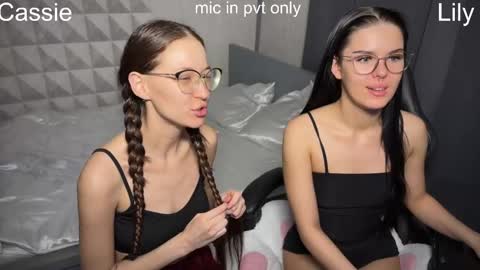 wiwi clap clap cat baby girl online show from 01/15/26, 05:27