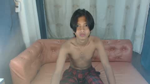 x_lee06 online show from 02/20/26, 11:22