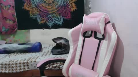 x_lexi_x online show from 02/08/25, 09:13