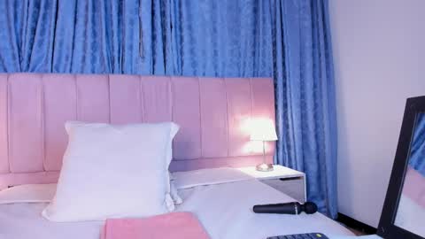 x_milu online show from 03/11/25, 12:00