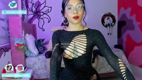 Snapshot of x_moonshine chatting on 12/18/24, 06:10 s s s online show from 12/18/24, 06:10