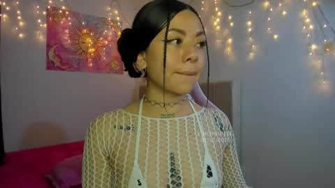 Snapshot of x_moonshine chatting on 12/02/25, 12:49 s s s online show from 12/02/25, 12:49