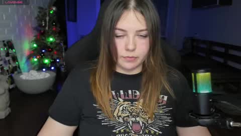 LOVE NERDS ONLY online show from 02/02/25, 02:27