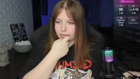 LOVE NERDS ONLY online show from 02/23/25, 02:18