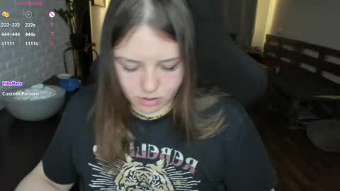 LOVE NERDS ONLY online show from 04/02/26, 04:32