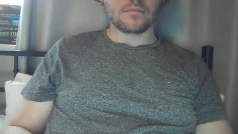 Snapshot of x_yes chatting on 12/17/24, 03:17 x_yes online show from 12/17/24, 03:17