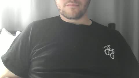 Snapshot of x_yes chatting on 09/17/25, 11:23 x_yes online show from 09/17/25, 11:23