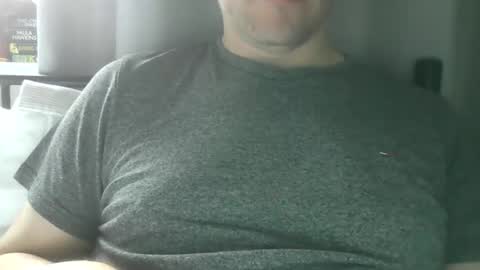 Snapshot of x_yes chatting on 10/10/25, 01:10 x_yes online show from 10/10/25, 01:10