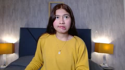 aurora  online show from 12/04/25, 03:05