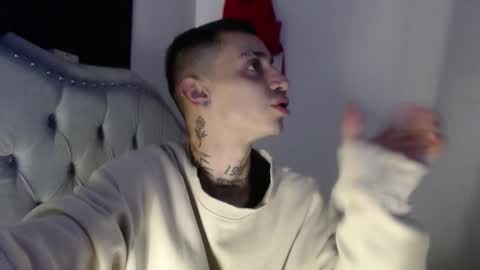 Snapshot of xalejo_max chatting on 10/13/25, 08:42 xalejo_max online show from 10/13/25, 08:42