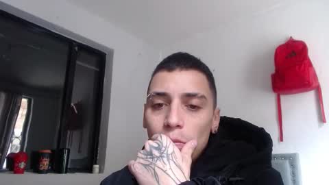 Snapshot of xalejo_max chatting on 10/17/25, 04:31 xalejo_max online show from 10/17/25, 04:31