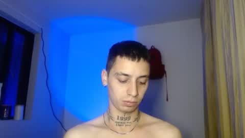 Snapshot of xalejo_max chatting on 10/28/25, 05:00 xalejo_max online show from 10/28/25, 05:00