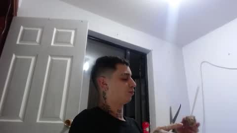 Snapshot of xalejo_max chatting on 11/13/25, 01:37 xalejo_max online show from 11/13/25, 01:37