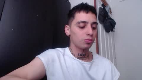 Snapshot of xalejo_max chatting on 11/18/25, 05:28 xalejo_max online show from 11/18/25, 05:28