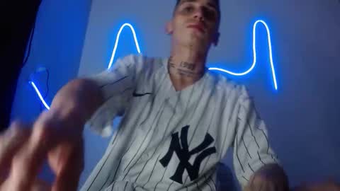 Snapshot of xalejo_max chatting on 12/02/25, 11:11 xalejo_max online show from 12/02/25, 11:11