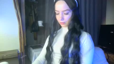 xan_ex online show from 02/11/25, 07:16