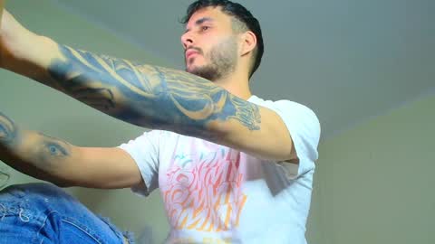 Snapshot of xandercagex chatting on 02/02/25, 04:43 XanderCageX online show from 02/02/25, 04:43