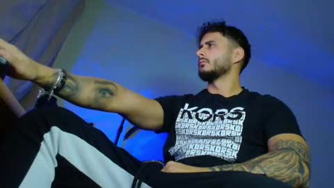 Snapshot of xandercagex chatting on 11/13/25, 04:22 XanderCageX online show from 11/13/25, 04:22