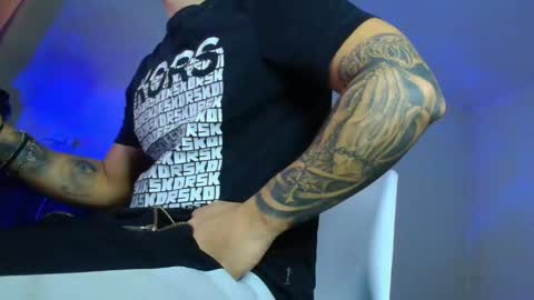 Snapshot of xandercagex chatting on 11/15/25, 08:00 XanderCageX online show from 11/15/25, 08:00