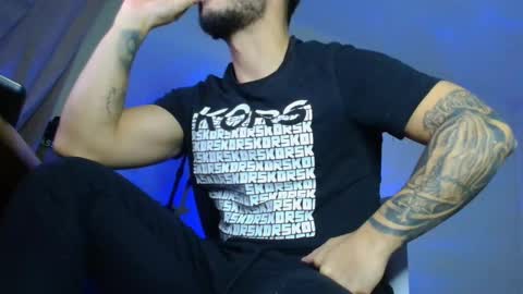 Snapshot of xandercagex chatting on 11/19/25, 09:15 XanderCageX online show from 11/19/25, 09:15