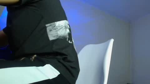 Snapshot of xandercagex chatting on 11/24/25, 06:29 XanderCageX online show from 11/24/25, 06:29