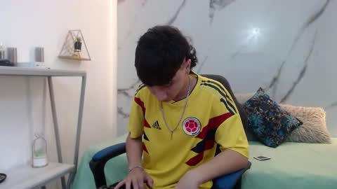 xandergrey8 online show from 04/21/26, 07:17