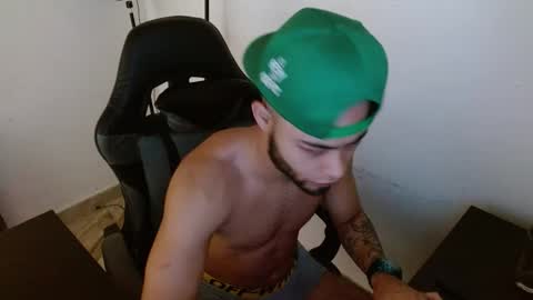 Snapshot of xanderstone00 chatting on 02/05/26, 03:49 Xanderstone online show from 02/05/26, 03:49