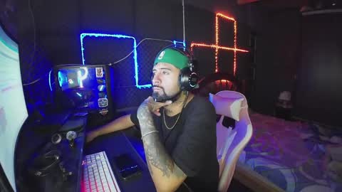 xandres2016 online show from 04/18/26, 08:40