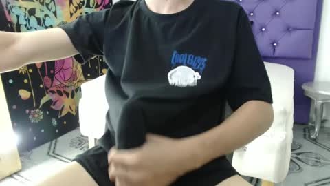 Snapshot of xandressex chatting on 01/24/25, 03:43 Andres online show from 01/24/25, 03:43