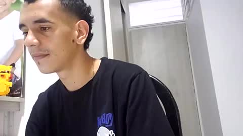 Snapshot of xandressex chatting on 02/02/25, 10:39 Andres online show from 02/02/25, 10:39