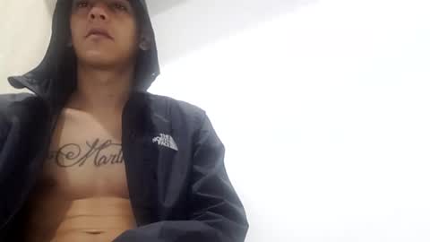 Snapshot of xandressex chatting on 02/10/25, 01:22 Andres online show from 02/10/25, 01:22