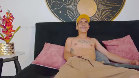 Snapshot of xandressex chatting on 03/12/26, 10:05 Andres online show from 03/12/26, 10:05