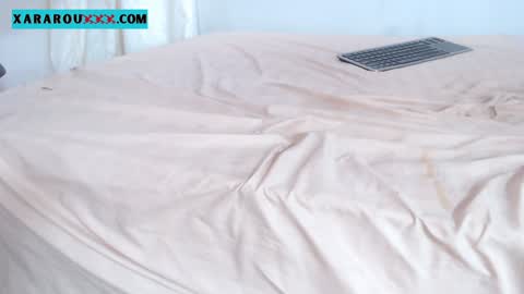 Snapshot of xararouxxx chatting on 01/27/25, 07:35 S A R A 100K followers online show from 01/27/25, 07:35