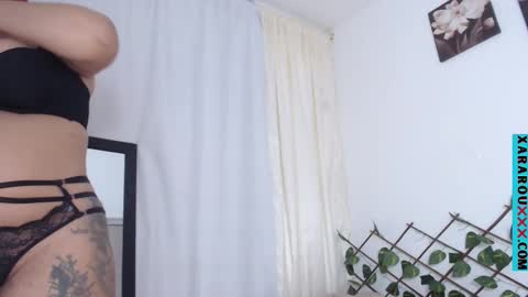 Snapshot of xararouxxx chatting on 03/01/25, 11:15 S A R A 100K followers online show from 03/01/25, 11:15