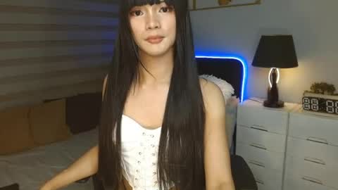 Snapshot of xasian_dollx chatting on 06/29/26, 10:37 ELLA online show from 06/29/26, 10:37